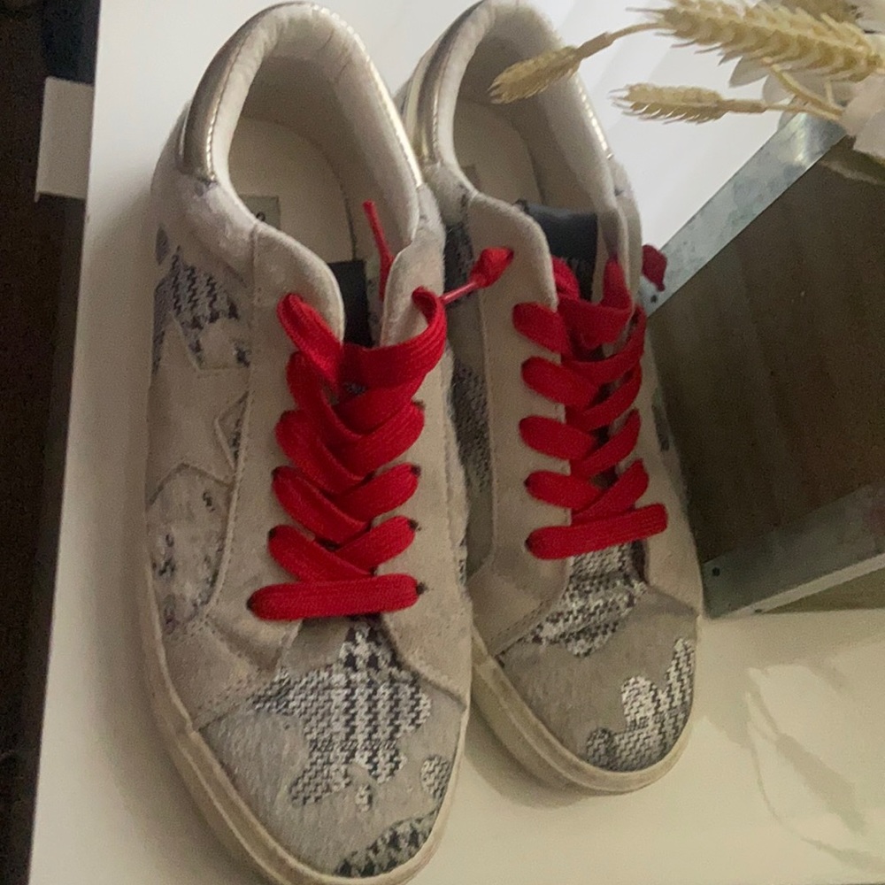 Steve Madden Sneakers